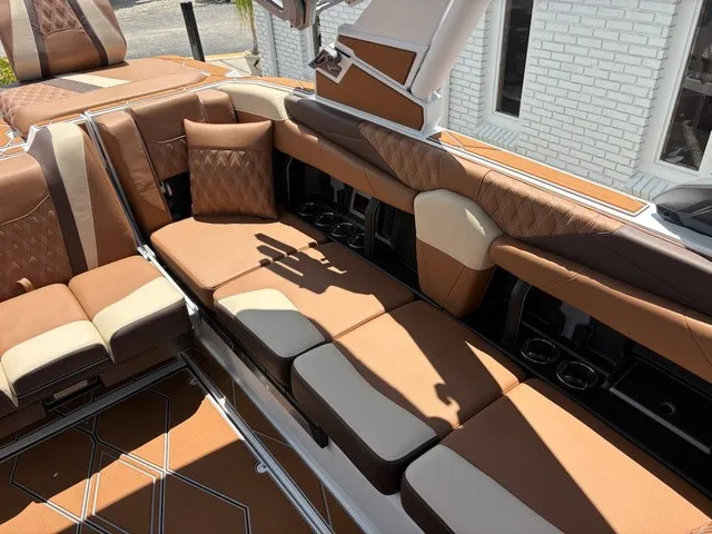 Slide: The Image of Malibu M230 2027 - 14
