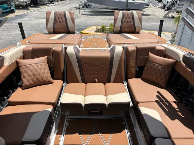 Slide: The Image of Malibu M230 2027 - 15
