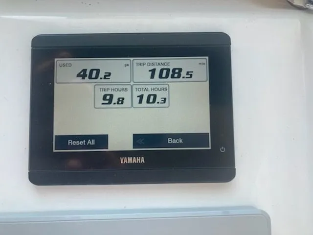Slide: The Image of Parker Marine 2120 Sport Cabin 2025 - 6