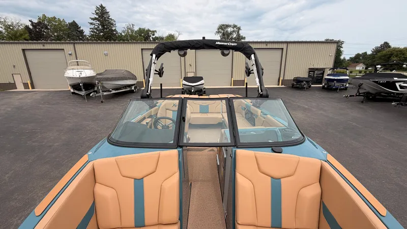 Slide: The Image of MasterCraft XT22 2027 - 73