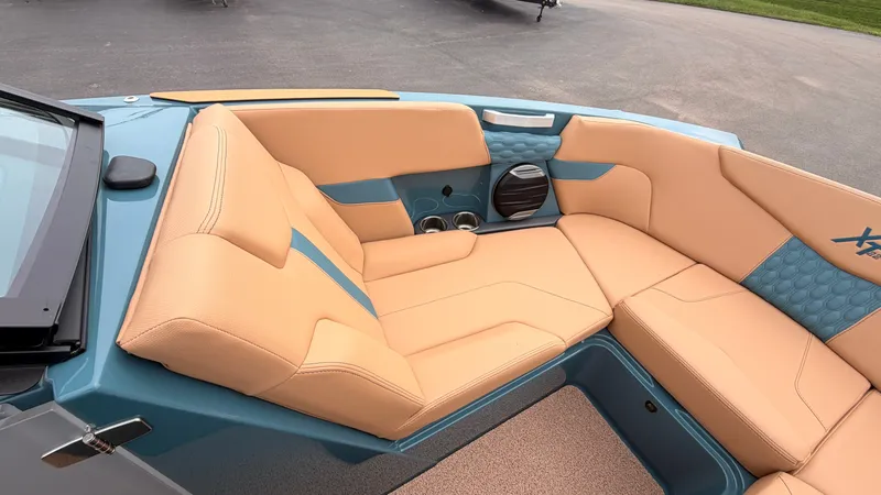 Slide: The Image of MasterCraft XT22 2027 - 66