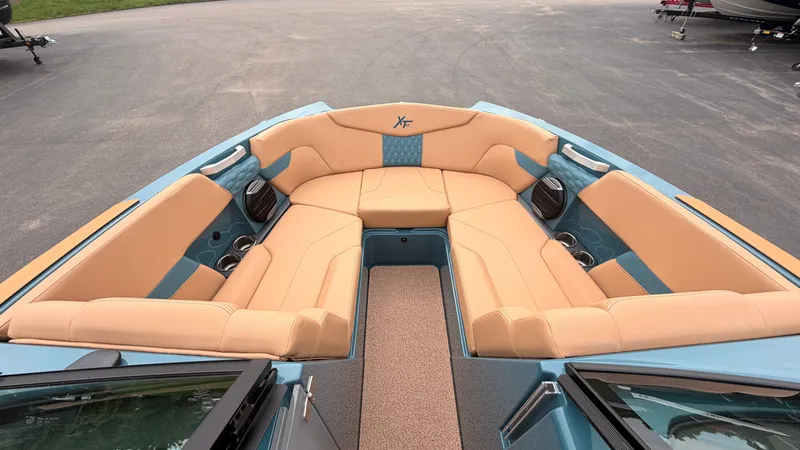 Slide: The Image of MasterCraft XT22 2027 - 65