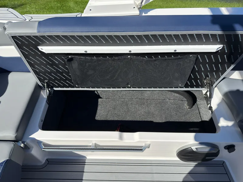 Slide: The Image of MasterCraft XT22 2027 - 52