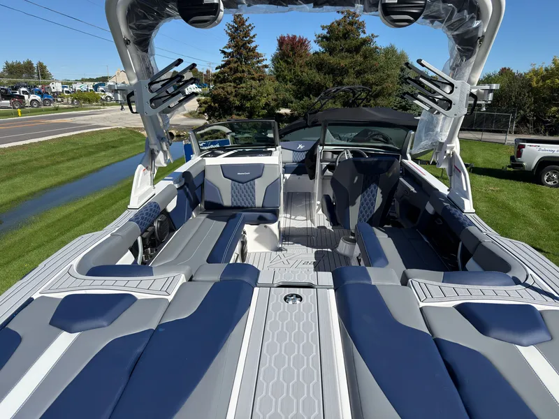 Slide: The Image of MasterCraft XT22 2027 - 77