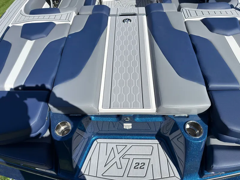 Slide: The Image of MasterCraft XT22 2027 - 71