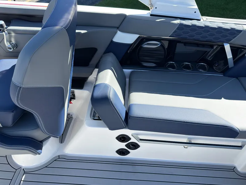 Slide: The Image of MasterCraft XT22 2027 - 65