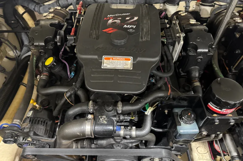 Slide: The Image of Engine of 2005 Formula 280 Bowrider with MerCruiser MX 6.2 MPI. - 22