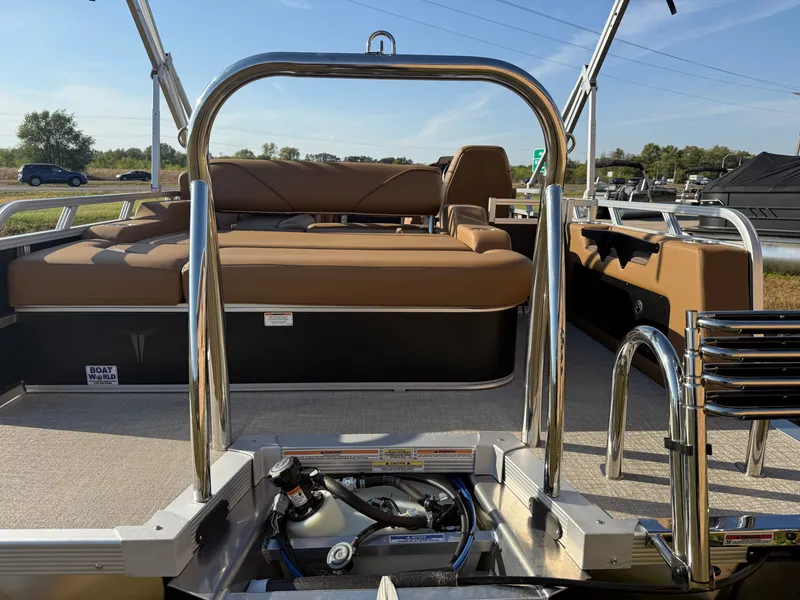Slide: The Image of Tahoe Sport VRB 2180 Swingback & 4-Stroke $31995 2027 - 45