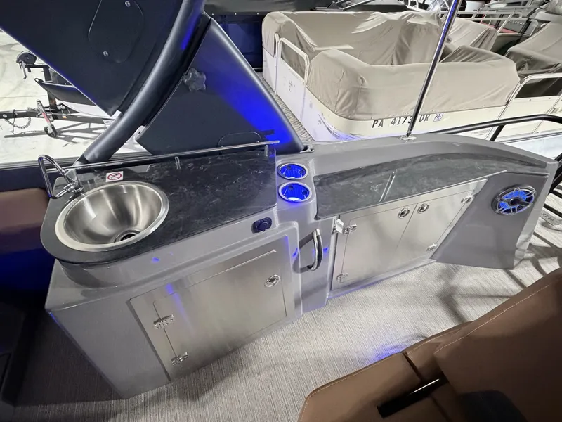 Slide: The Image of Sylvan G5 CLZ DH Arch Tritoon 2026 - 15