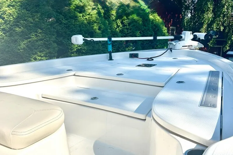 Slide: The Image of 2022 BLUEWAVE 2000 Classic boat deck with Minn Kota trolling motor. - 20