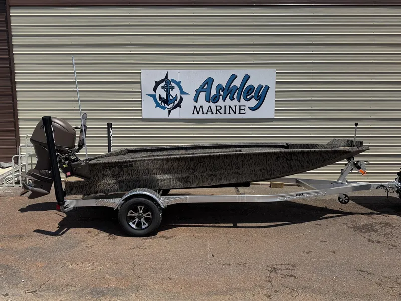 The Image of Xpress Hyper-Lift Duck Boat Series X16DB-YAMAHA 70-NEW FOR 2027 2027 - 1