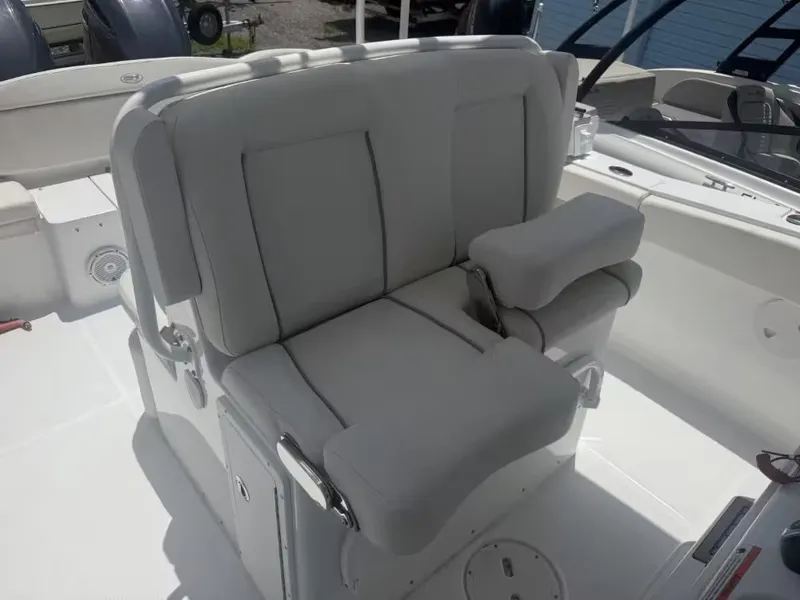 Slide: The Image of Sea Hunt Ultra 275SE 2023 - 9