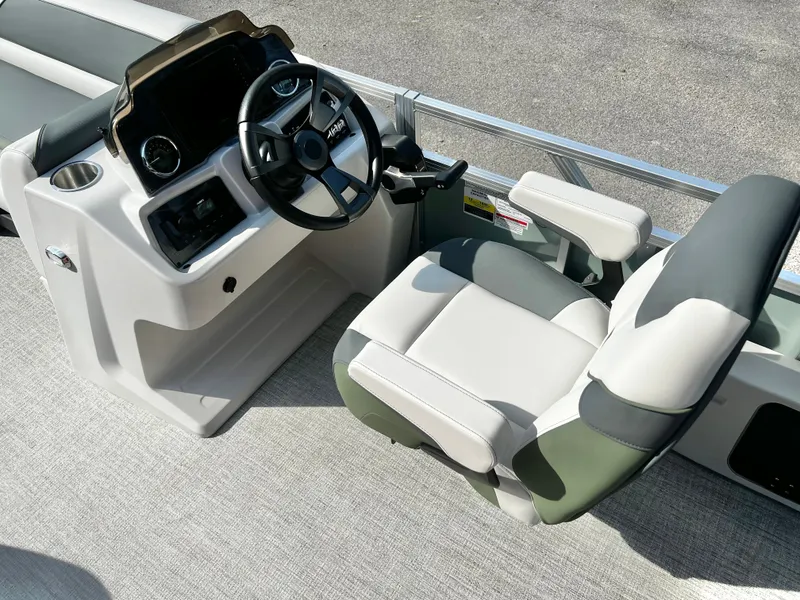 Slide: The Image of Avalon Venture 85 23' Rear Fish Triple-Toon 2027 - 24