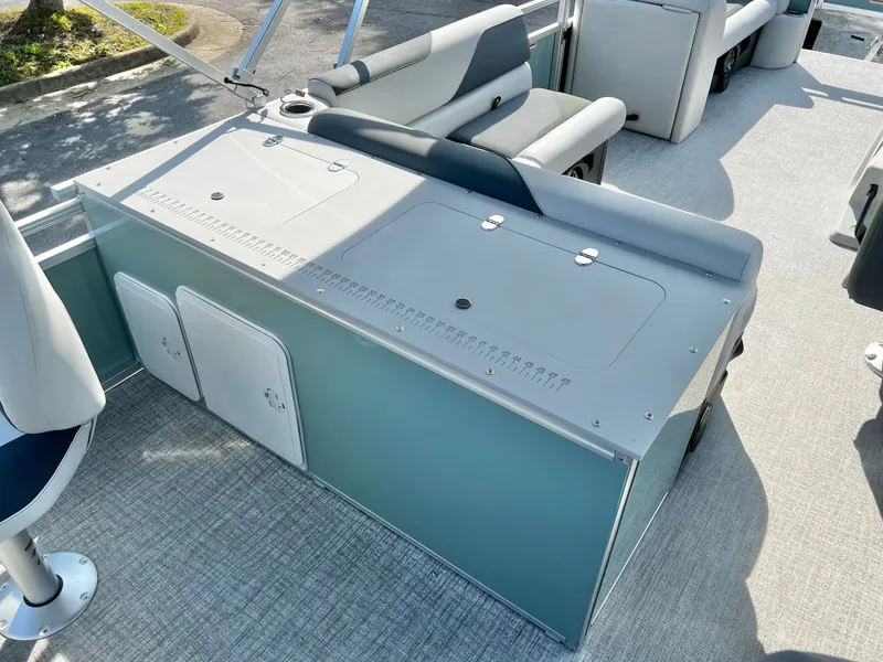 Slide: The Image of Avalon Venture 85 23' Rear Fish Triple-Toon 2027 - 20