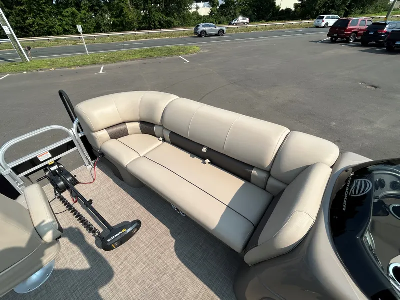 Slide: The Image of Sun Tracker SportFish 20 DLX 2023 - 16