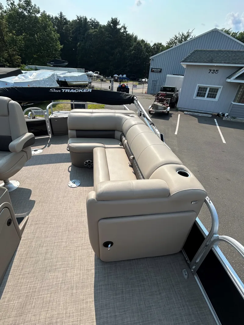 Slide: The Image of Sun Tracker SportFish 20 DLX 2023 - 15
