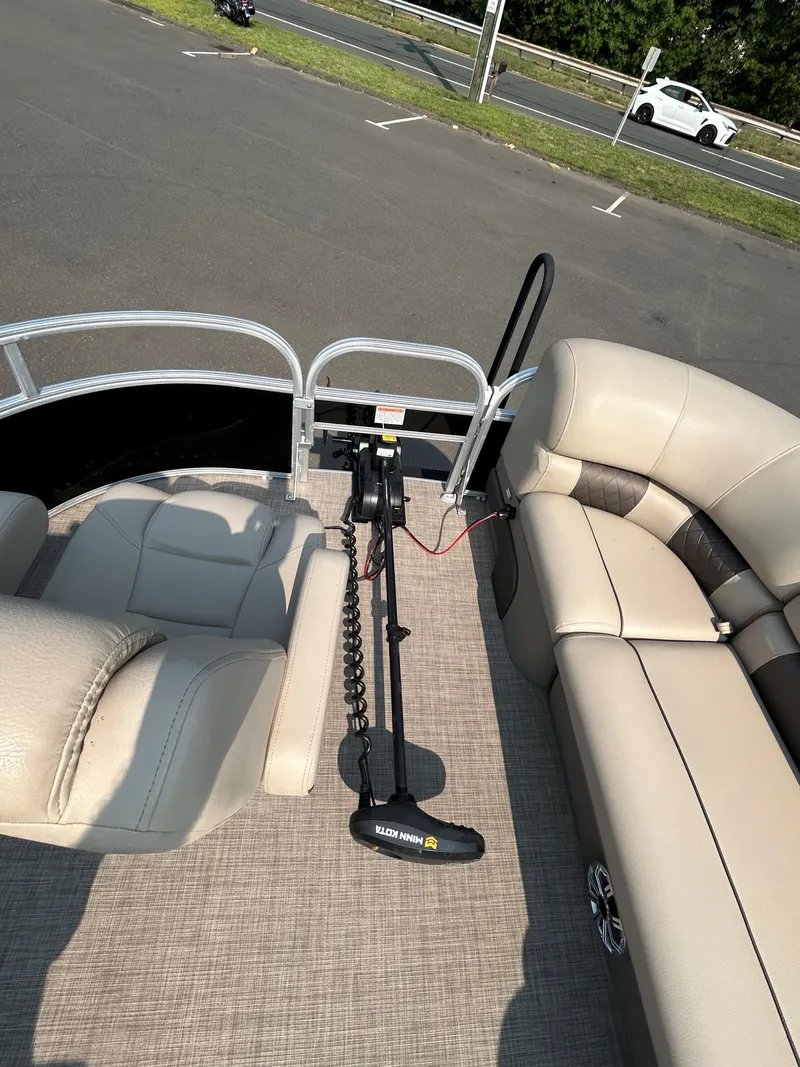 Slide: The Image of Sun Tracker SportFish 20 DLX 2023 - 20