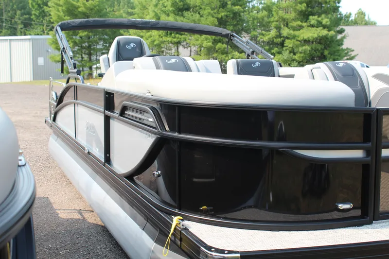 Slide: The Image of Barletta Cabrio C22U 2027 - 4
