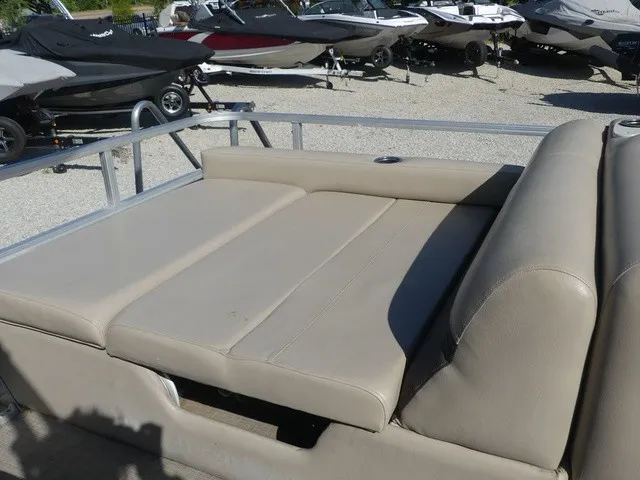 Slide: The Image of Sun Tracker Party Barge 24 DLX 2017 - 24