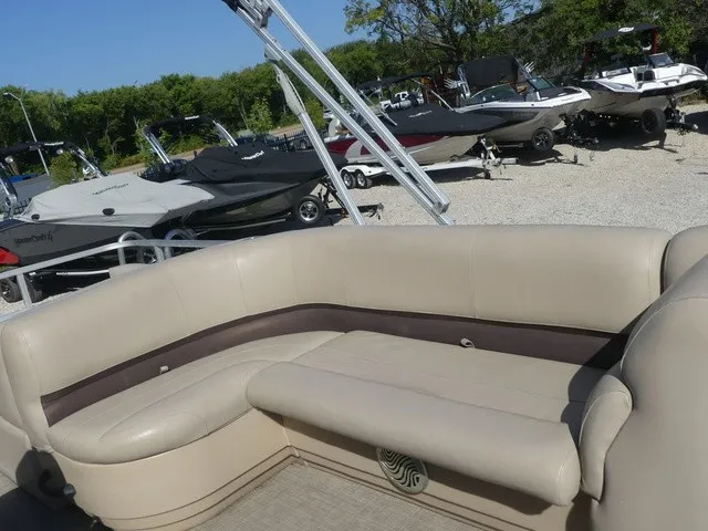Slide: The Image of Sun Tracker Party Barge 24 DLX 2017 - 22