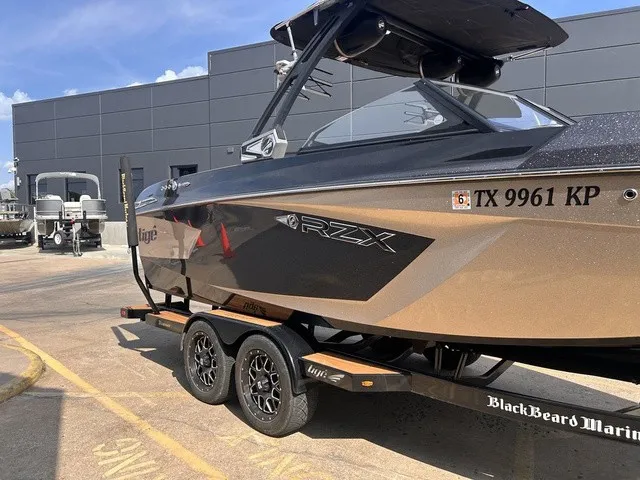Slide: The Image of Tigé 23RZX 2021 - 2