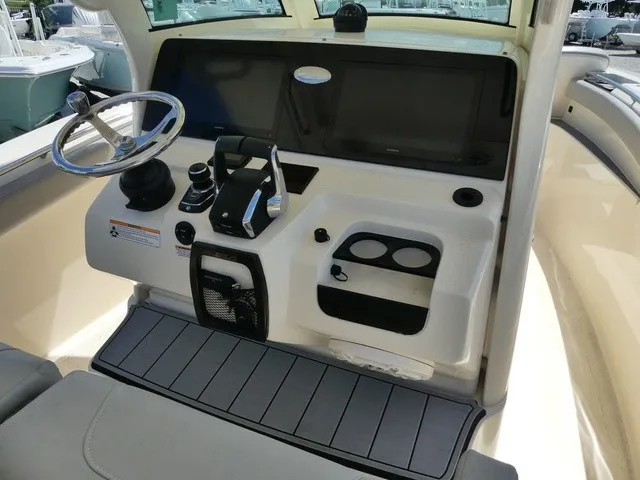 Slide: The Image of Scout 305 LXF 2023 - 8