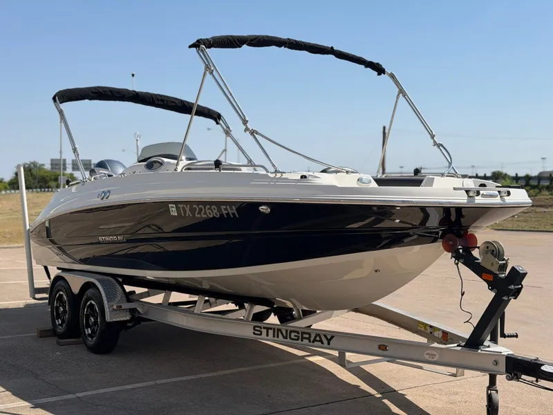 Slide: The Image of Stingray 212 SC 2019 - 6