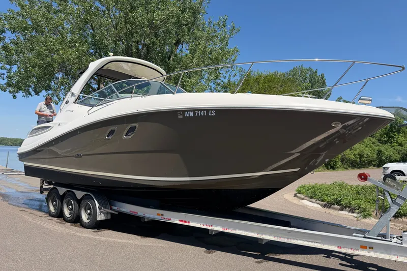 The Image of Sea Ray Sundancer 330 2012 - undefined