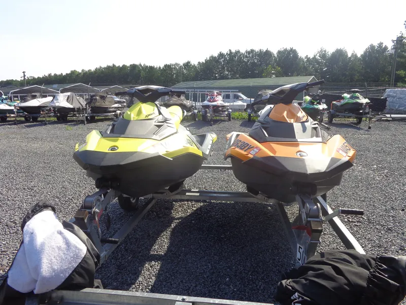 Slide: The Image of Sea-Doo Spark™ 3up 900 H.O. ACE™ iBR Convenience Package 2015 - 14