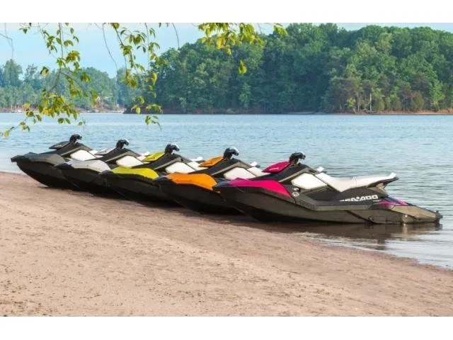 Slide: The Image of Sea-Doo Spark™ 3up 900 H.O. ACE™ iBR Convenience Package 2015 - 41