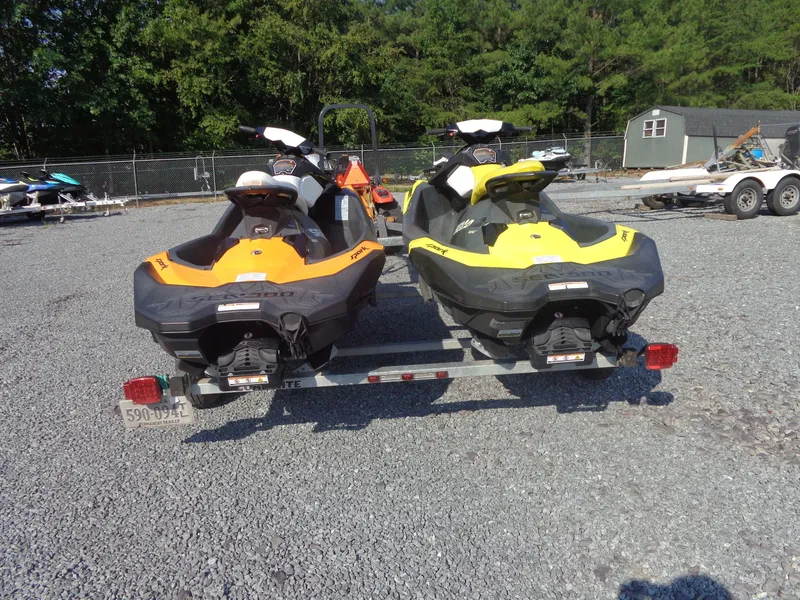 Slide: The Image of Sea-Doo Spark™ 3up 900 H.O. ACE™ iBR Convenience Package 2015 - 13