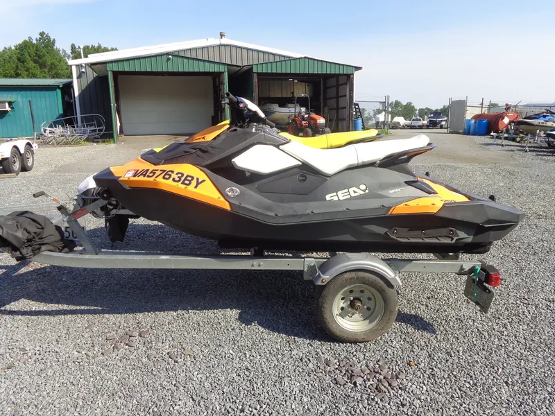 Slide: The Image of Sea-Doo Spark™ 3up 900 H.O. ACE™ iBR Convenience Package 2015 - 15