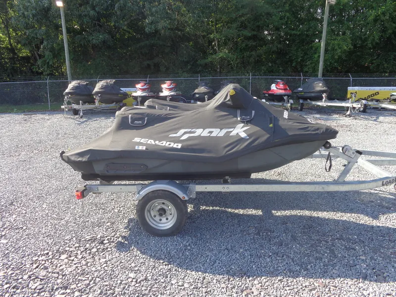 Slide: The Image of Sea-Doo Spark™ 3up 900 H.O. ACE™ iBR Convenience Package 2015 - 36