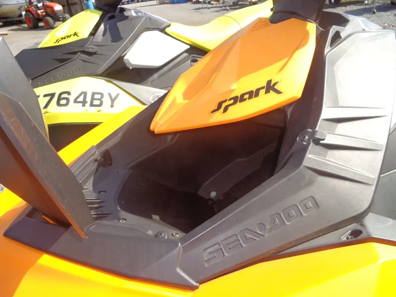 Slide: The Image of Sea-Doo Spark™ 3up 900 H.O. ACE™ iBR Convenience Package 2015 - 25