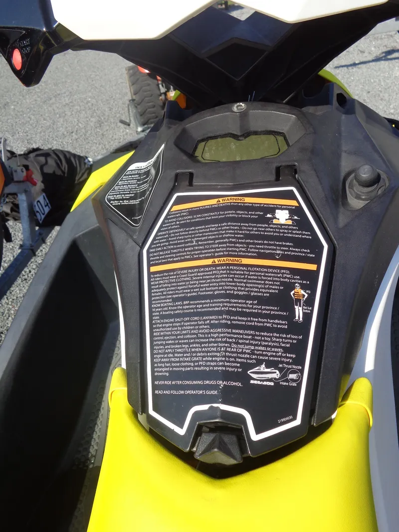 Slide: The Image of Sea-Doo Spark™ 3up 900 H.O. ACE™ iBR Convenience Package 2015 - 11