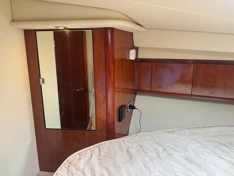 Slide: The Image of Sea Ray 40 Sundancer 2006 - 16