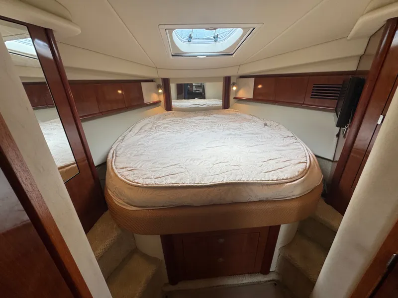 Slide: The Image of Sea Ray 40 Sundancer 2006 - 14