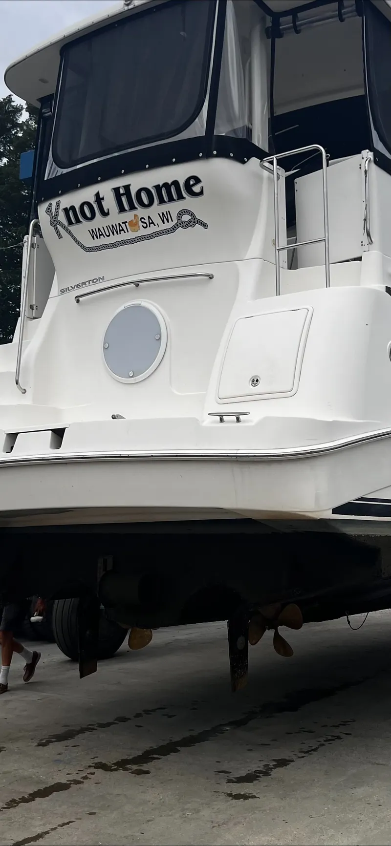 Slide: The Image of Silverton 35 Motor Yacht 2003 - 27