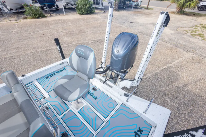 Slide: The Image of 2024 Xpress H22 Bay boat with Yamaha engine and Minn Kota accessories. - 44