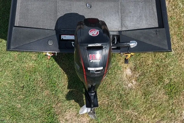 Slide: The Image of Top view of a 2018 Ranger RT188 boat with Mercury 115 Pro XS engine. - 8