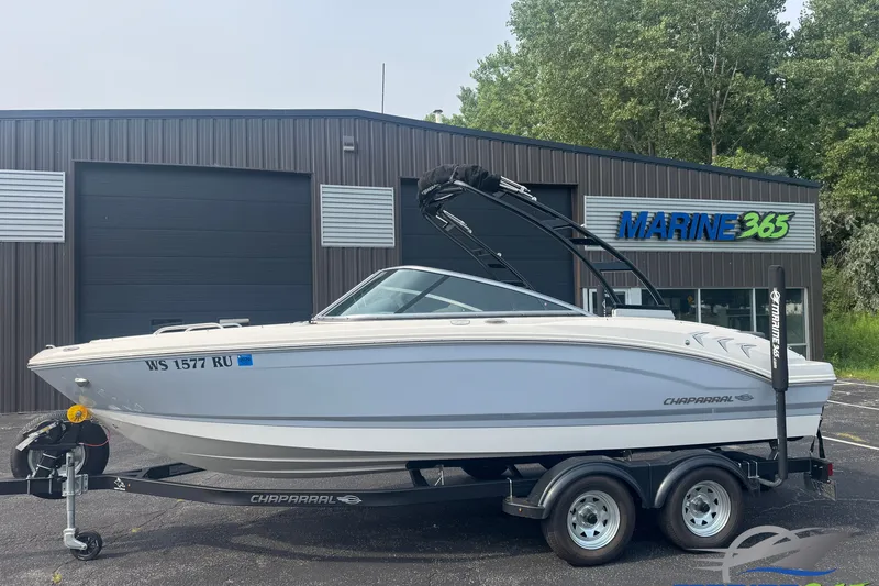 The Image of 2023 Chaparral 21 SSi boat on trailer outside Marine 365 building. - 1