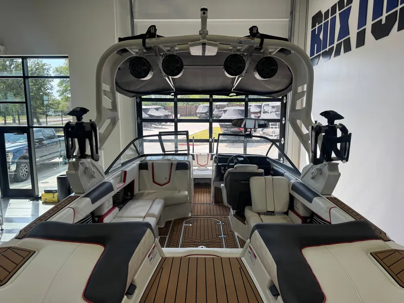 Slide: The Image of Nautique Super Air Nautique G23 2018 - 9