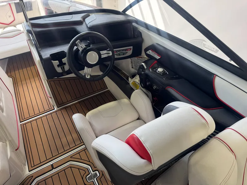 Slide: The Image of Nautique Super Air Nautique G23 2018 - 25