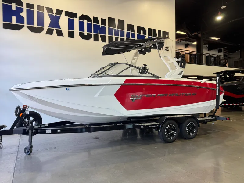 Slide: The Image of Nautique Super Air Nautique G23 2018 - 3
