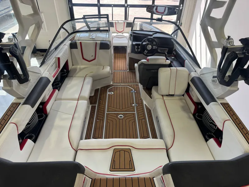 Slide: The Image of Nautique Super Air Nautique G23 2018 - 13