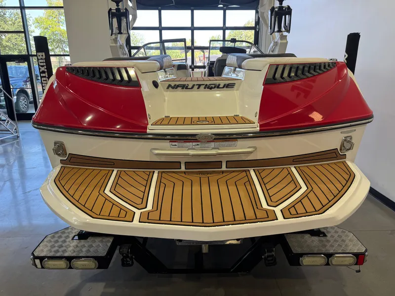 Slide: The Image of Nautique Super Air Nautique G23 2018 - 8