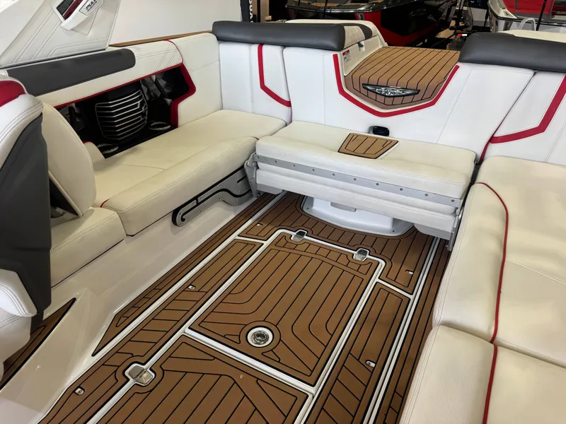 Slide: The Image of Nautique Super Air Nautique G23 2018 - 15