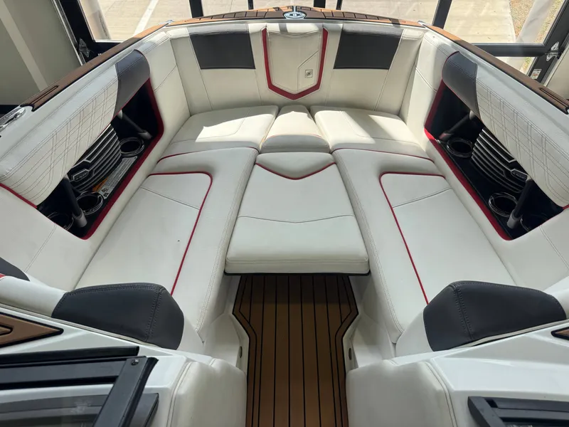 Slide: The Image of Nautique Super Air Nautique G23 2018 - 17