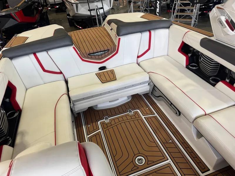 Slide: The Image of Nautique Super Air Nautique G23 2018 - 16