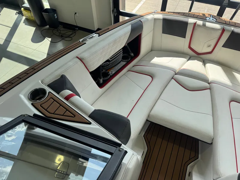 Slide: The Image of Nautique Super Air Nautique G23 2018 - 19